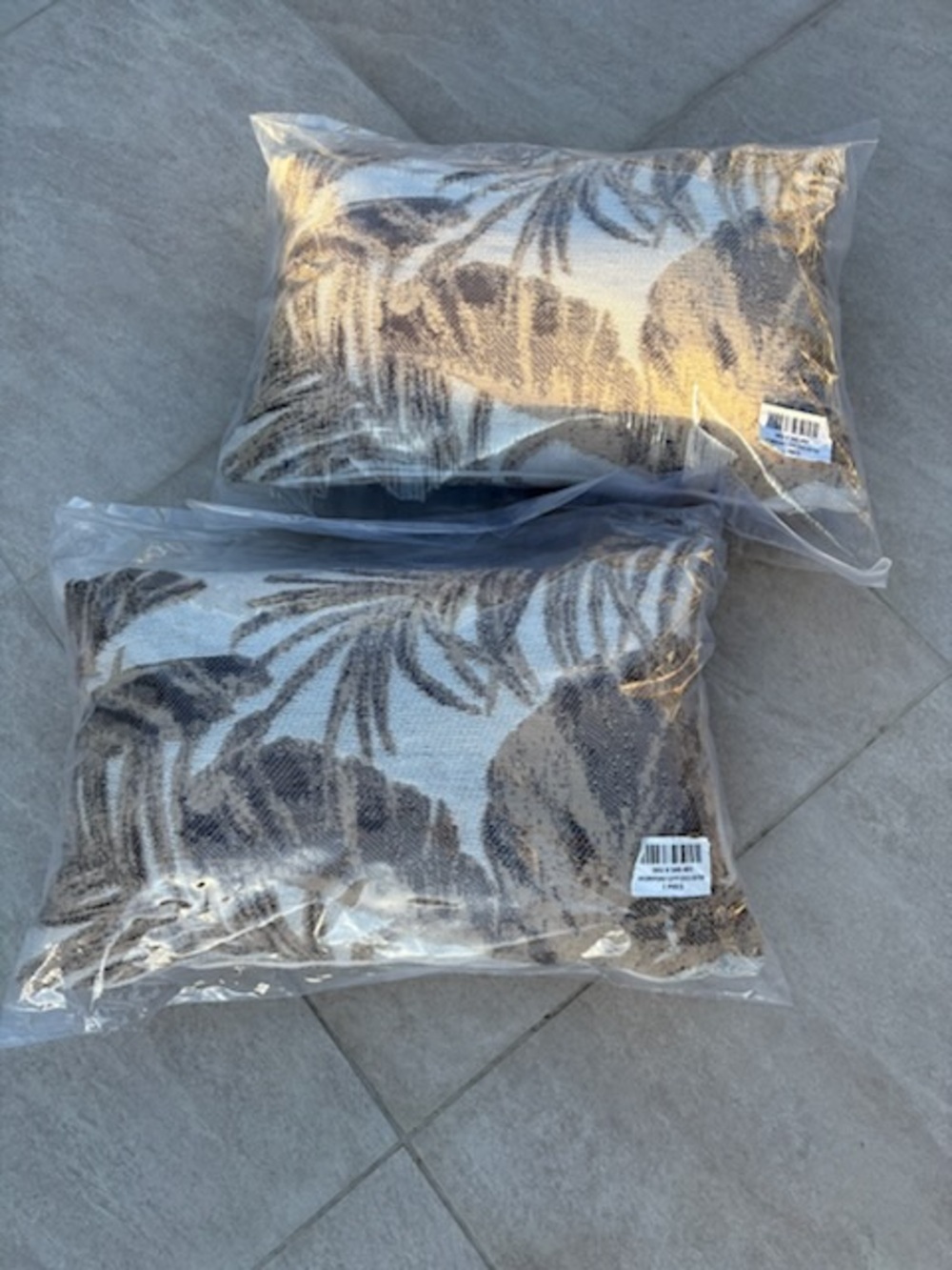 Crate and Barrel Jacquard Palm Leaf Outdoor Pillow - Picture 5 of 6